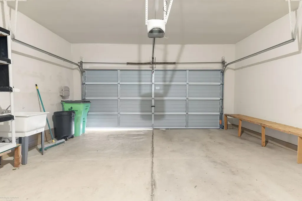 18600 Valleybrook Lane Clinton Charter Township MI 48038