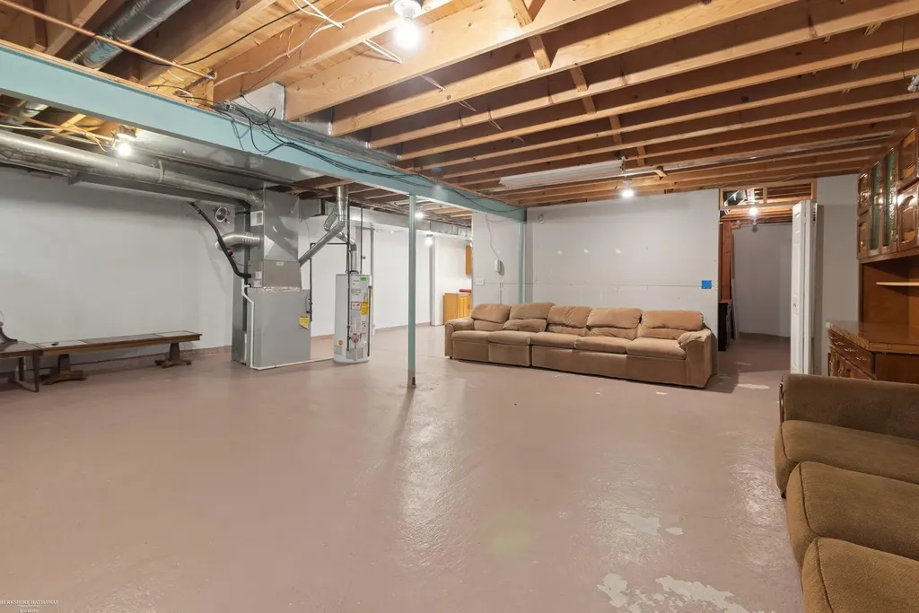 18600 Valleybrook Lane Clinton Charter Township MI 48038