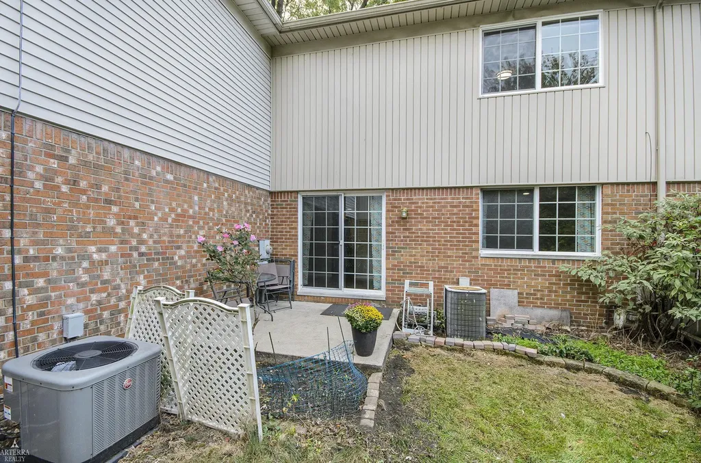 889 Kirts Boulevard Troy City MI 48084