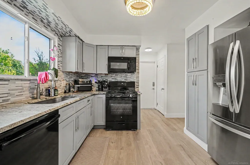 4489 Count Court Sterling Heights City MI 48310