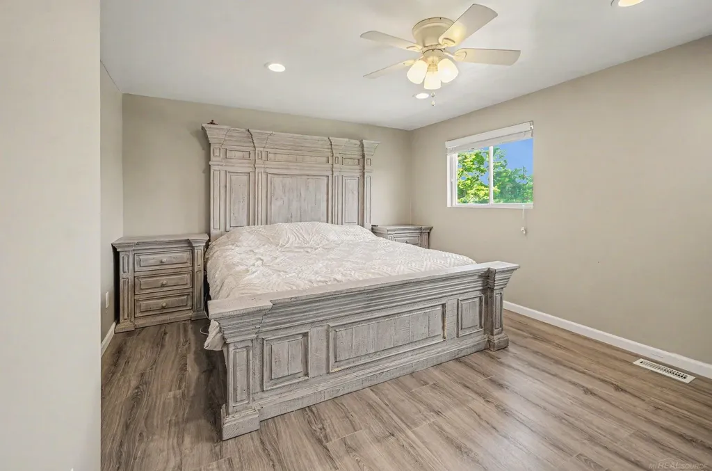 4489 Count Court Sterling Heights City MI 48310