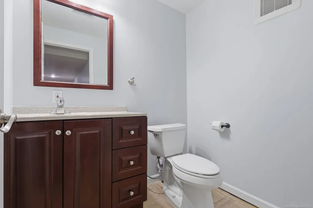 45622 Lone Pine Lane Macomb Township MI 48044