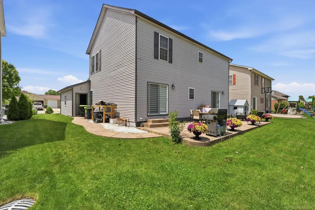 45622 Lone Pine Lane Macomb Township MI 48044