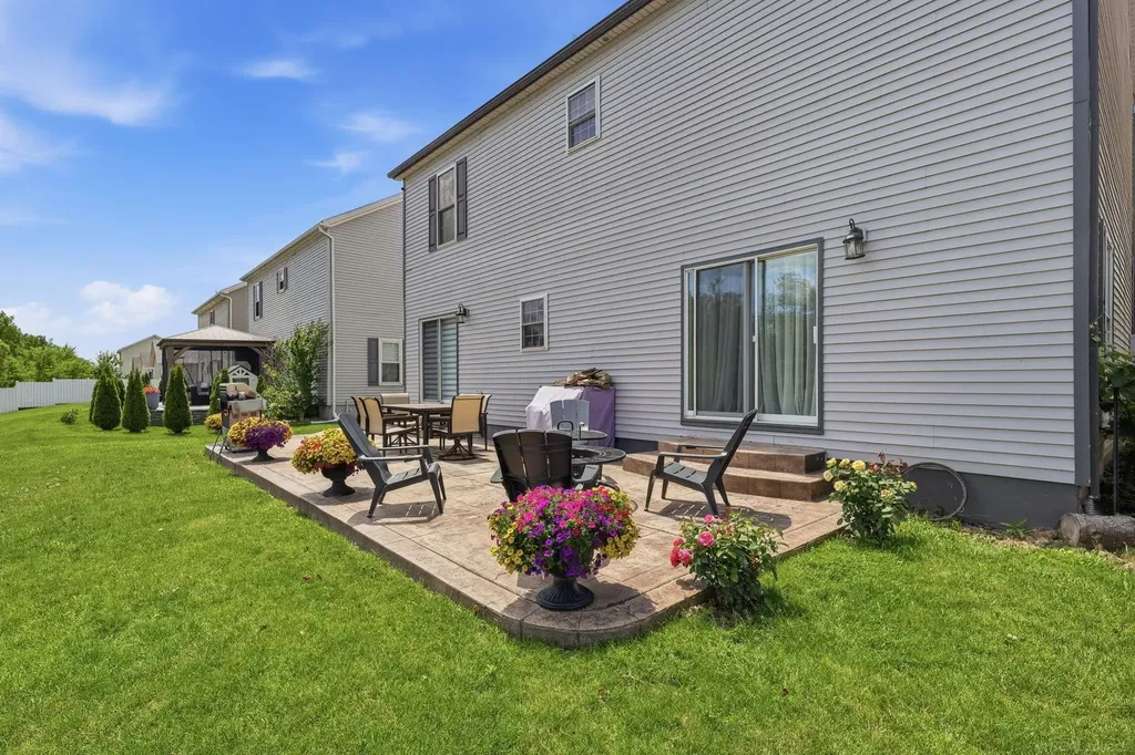45622 Lone Pine Lane Macomb Township MI 48044
