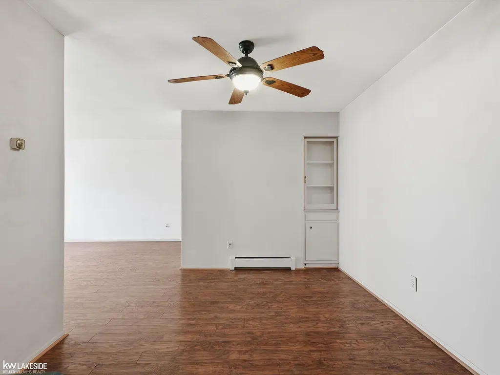 21382 Beaconsfield Street St. Clair Shores City MI 48080