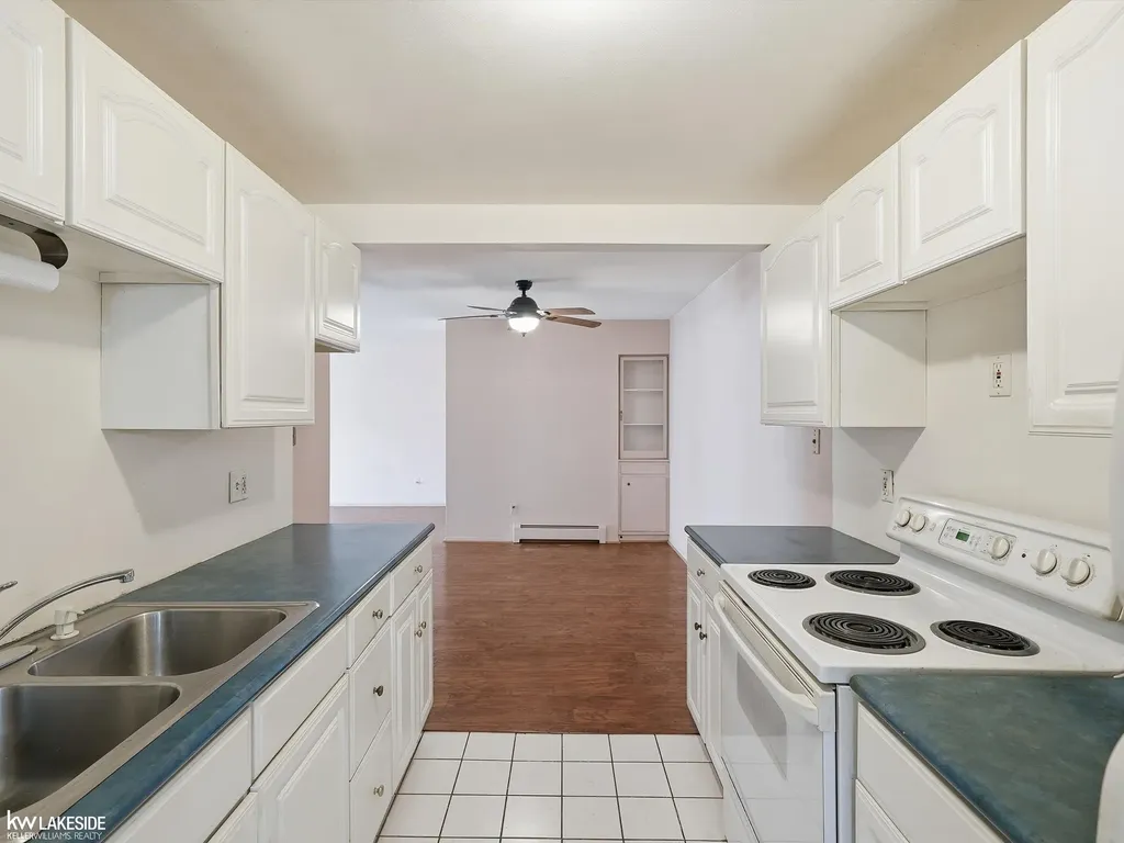 21382 Beaconsfield Street St. Clair Shores City MI 48080