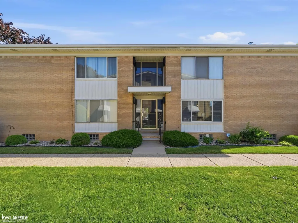 21382 Beaconsfield Street St. Clair Shores City MI 48080