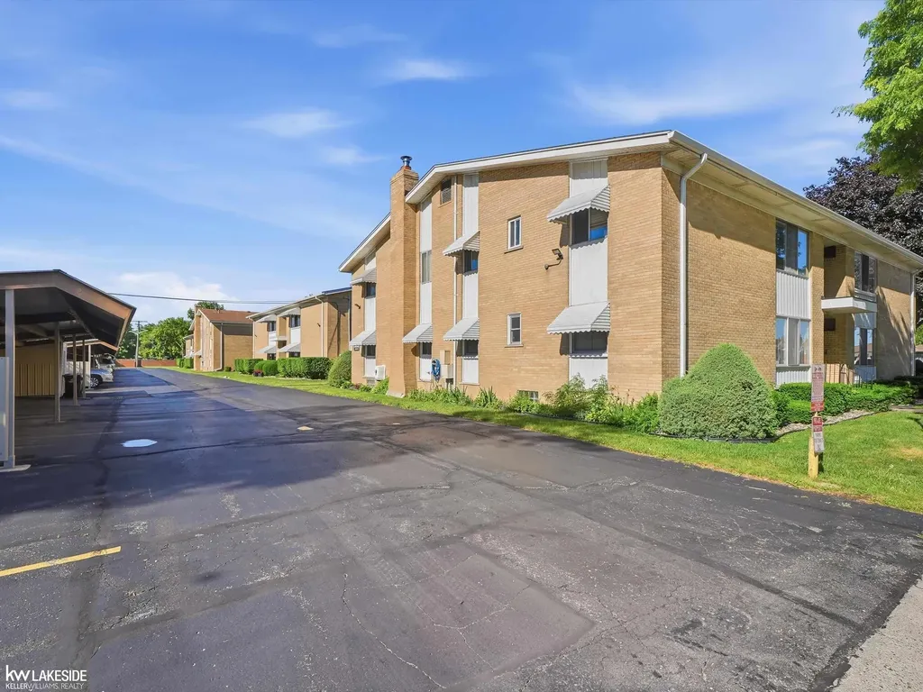 21382 Beaconsfield Street St. Clair Shores City MI 48080