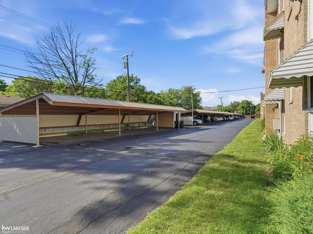 21382 Beaconsfield Street St. Clair Shores City MI 48080