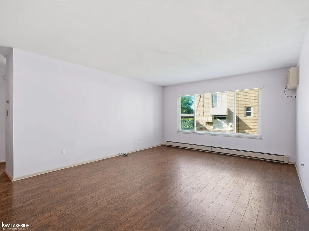 21382 Beaconsfield Street St. Clair Shores City MI 48080