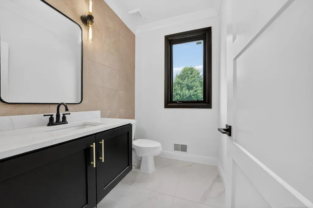 56681 Via Toscana Street Macomb Township MI 48042