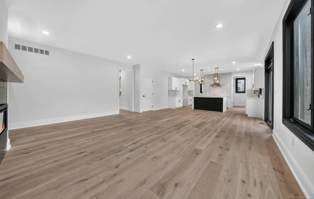 56681 Via Toscana Street Macomb Township MI 48042