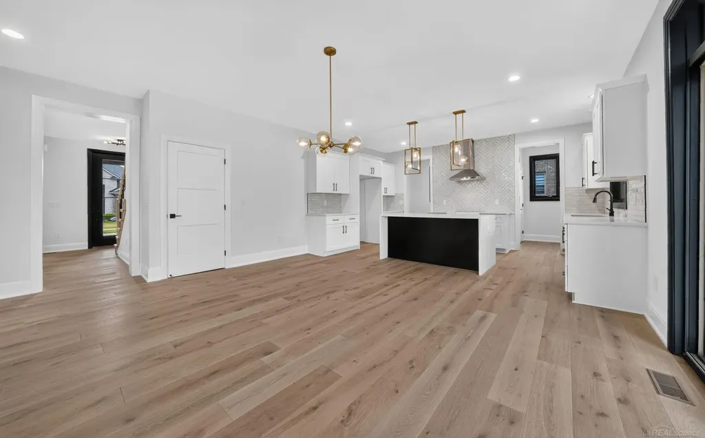 56681 Via Toscana Street Macomb Township MI 48042