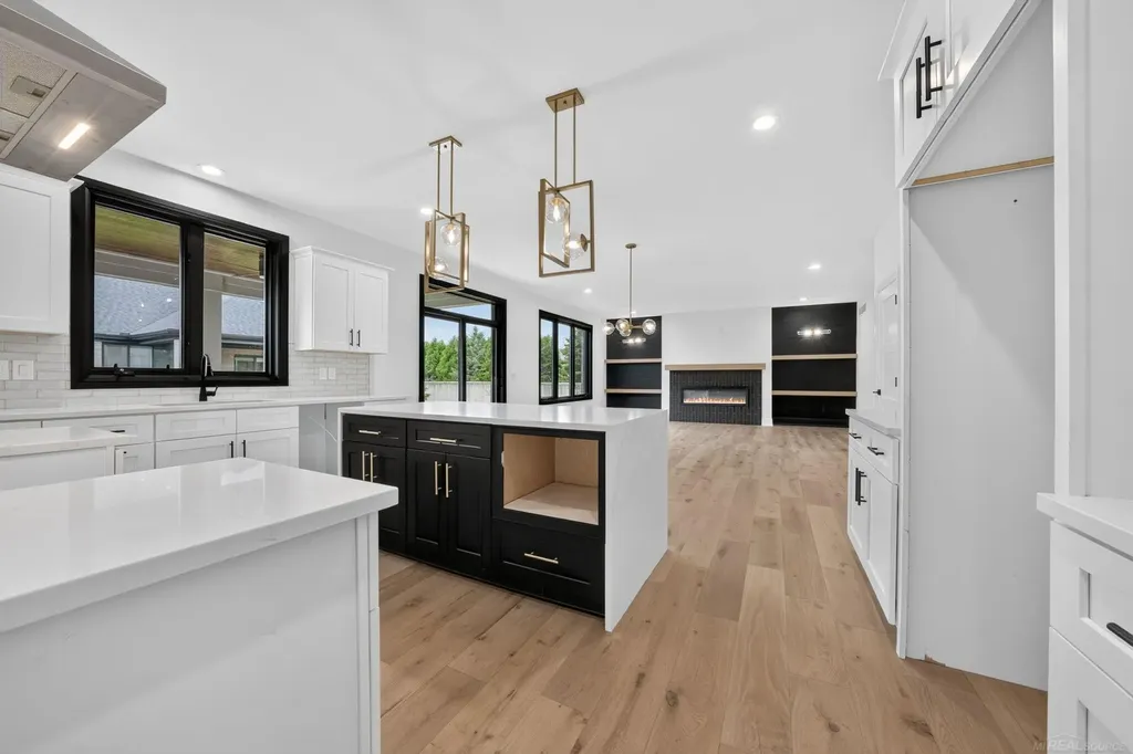 56681 Via Toscana Street Macomb Township MI 48042