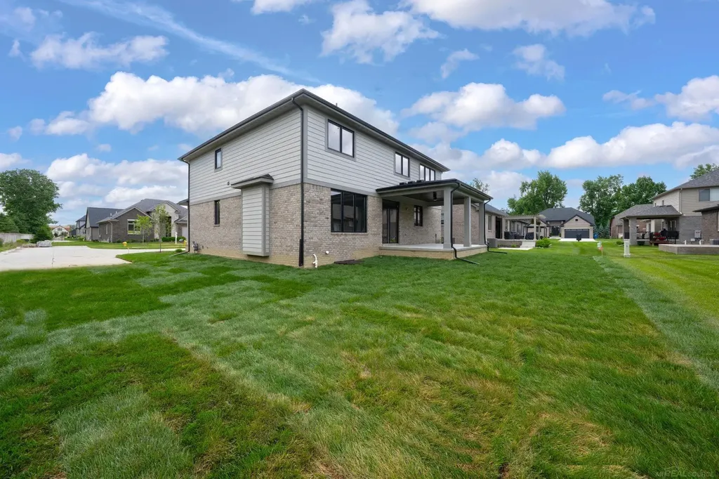 56681 Via Toscana Street Macomb Township MI 48042