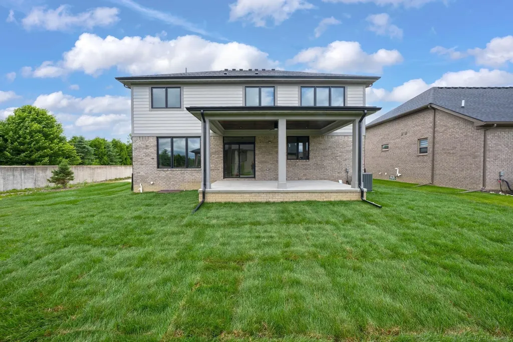 56681 Via Toscana Street Macomb Township MI 48042