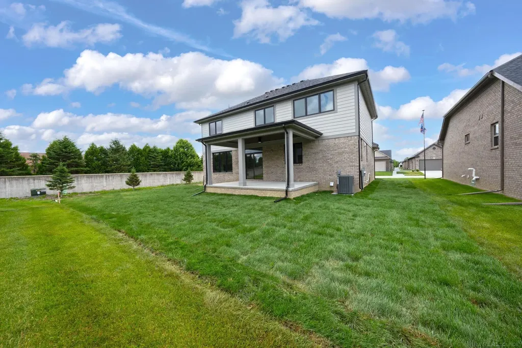 56681 Via Toscana Street Macomb Township MI 48042