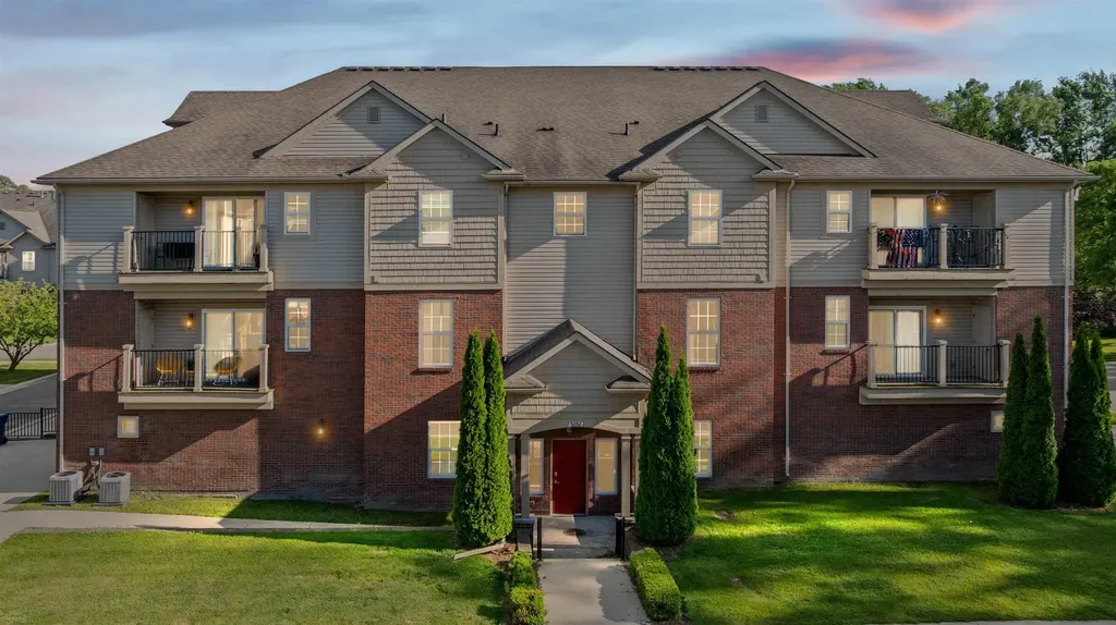 5656 Flagstaff Pines Drive Shelby Charter Township MI 48317