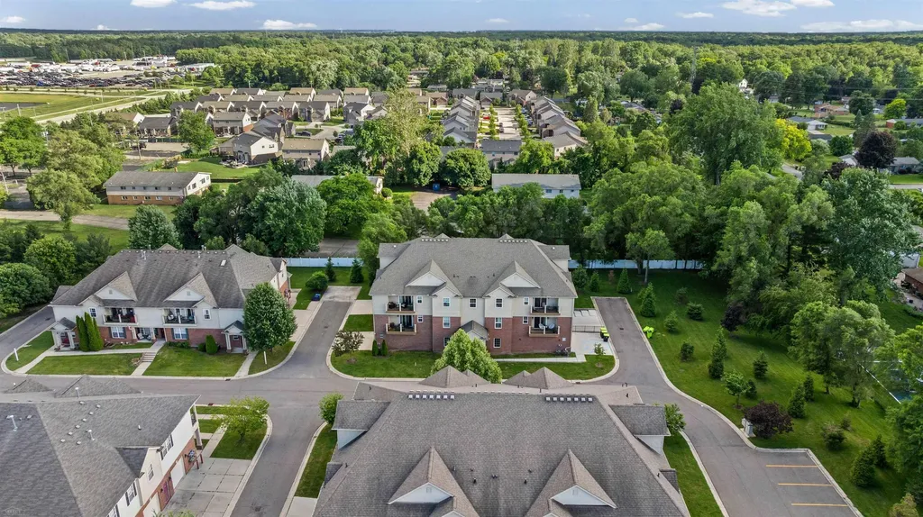5656 Flagstaff Pines Drive Shelby Charter Township MI 48317