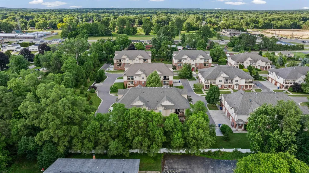5656 Flagstaff Pines Drive Shelby Charter Township MI 48317