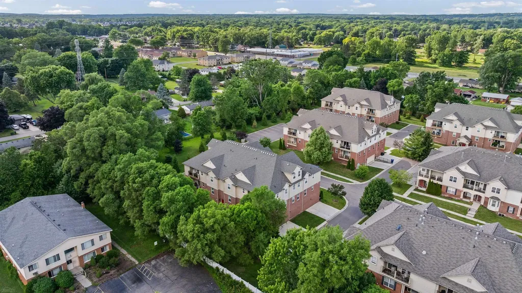5656 Flagstaff Pines Drive Shelby Charter Township MI 48317