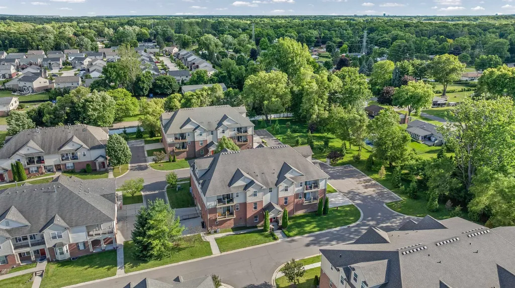 5656 Flagstaff Pines Drive Shelby Charter Township MI 48317