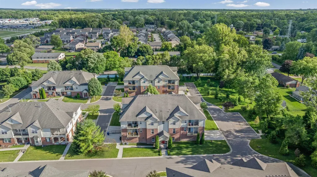 5656 Flagstaff Pines Drive Shelby Charter Township MI 48317