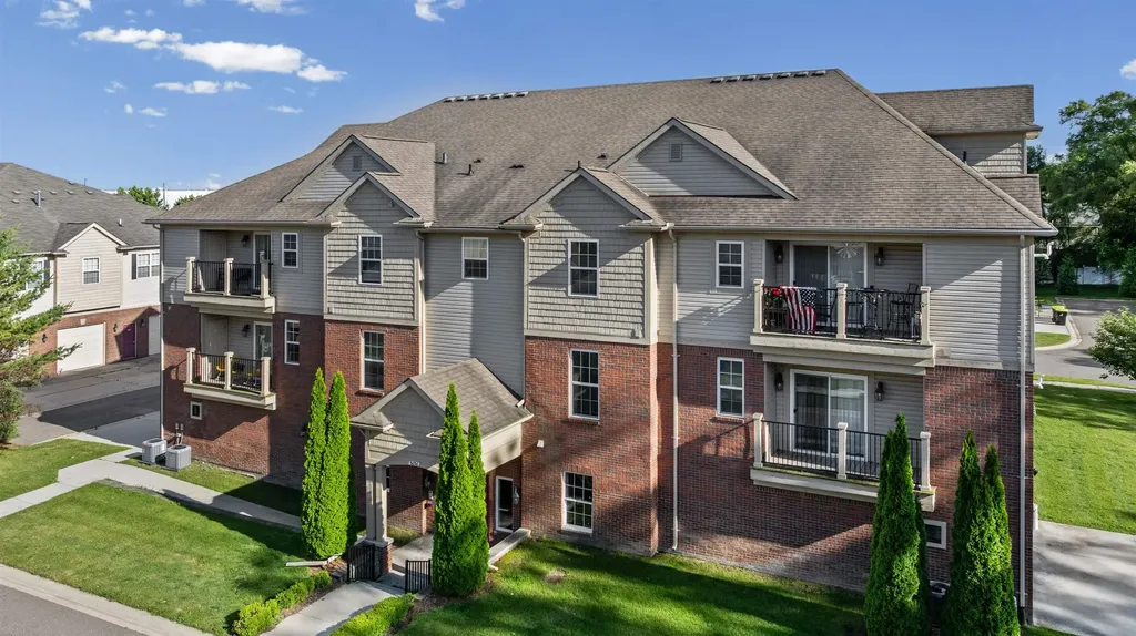 5656 Flagstaff Pines Drive Shelby Charter Township MI 48317