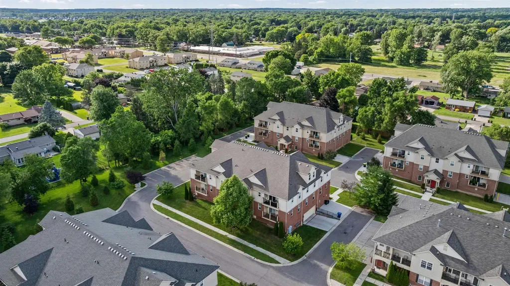 5656 Flagstaff Pines Drive Shelby Charter Township MI 48317