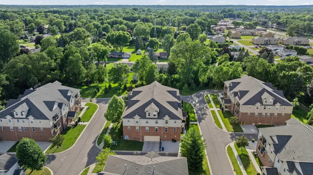5656 Flagstaff Pines Drive Shelby Charter Township MI 48317
