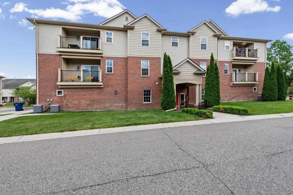 5656 Flagstaff Pines Drive Shelby Charter Township MI 48317