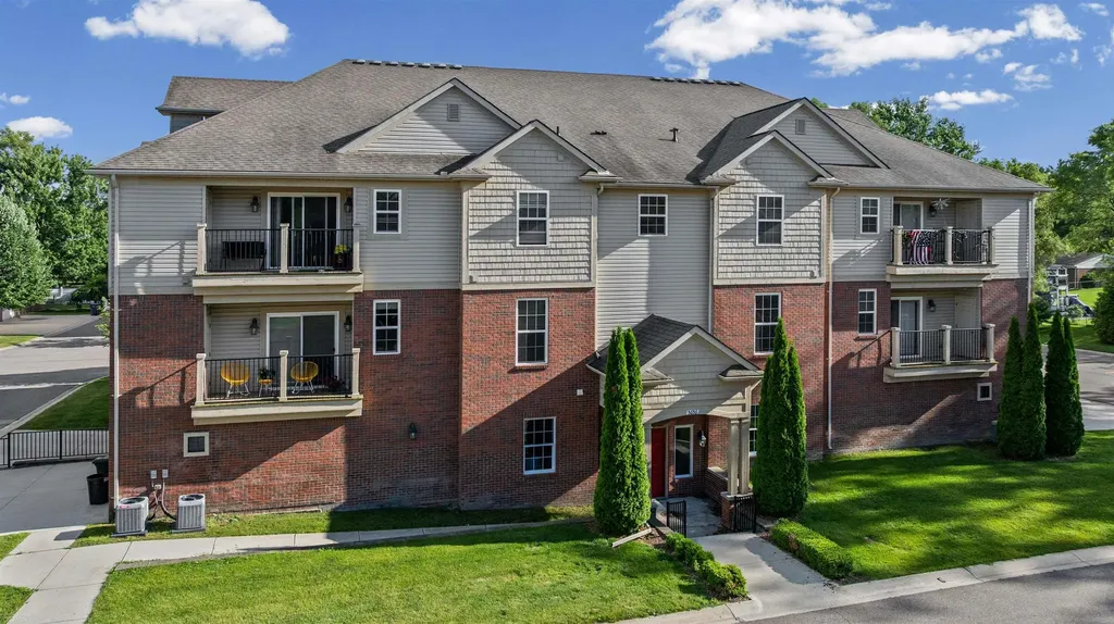 5656 Flagstaff Pines Drive Shelby Charter Township MI 48317