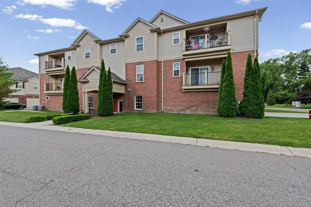 5656 Flagstaff Pines Drive Shelby Charter Township MI 48317