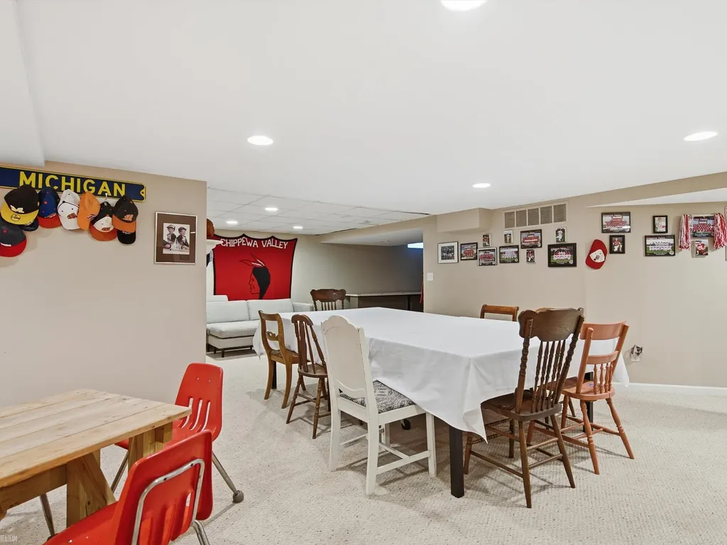18036 N Lauren Drive Clinton Charter Township MI 48038