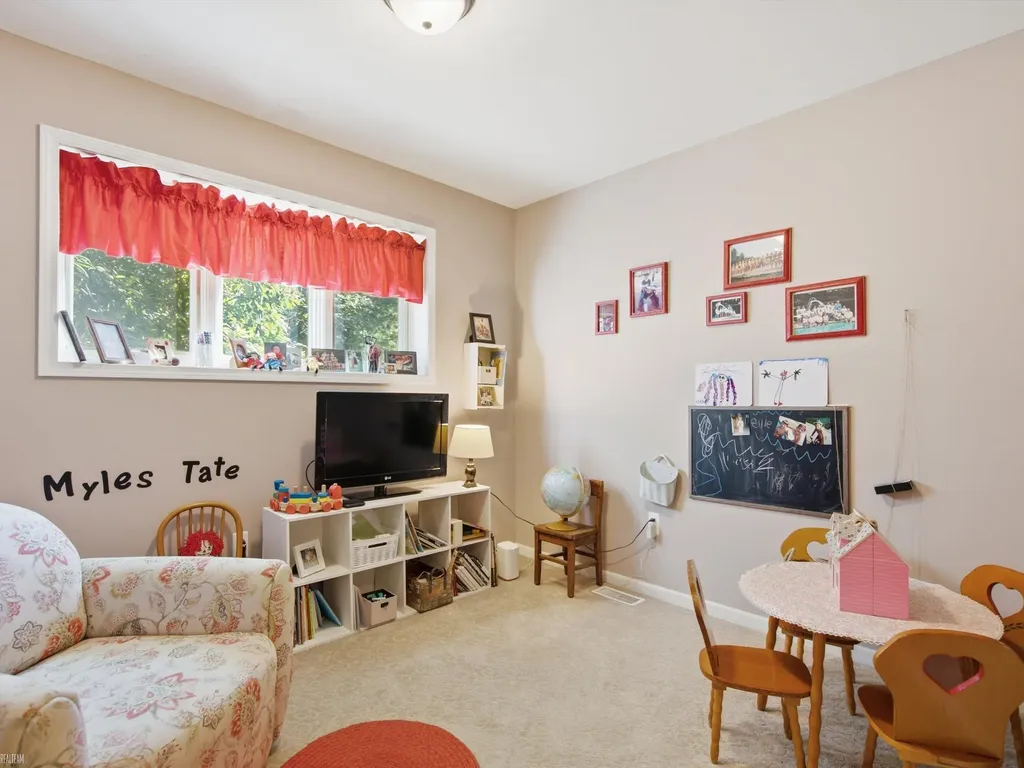18036 N Lauren Drive Clinton Charter Township MI 48038