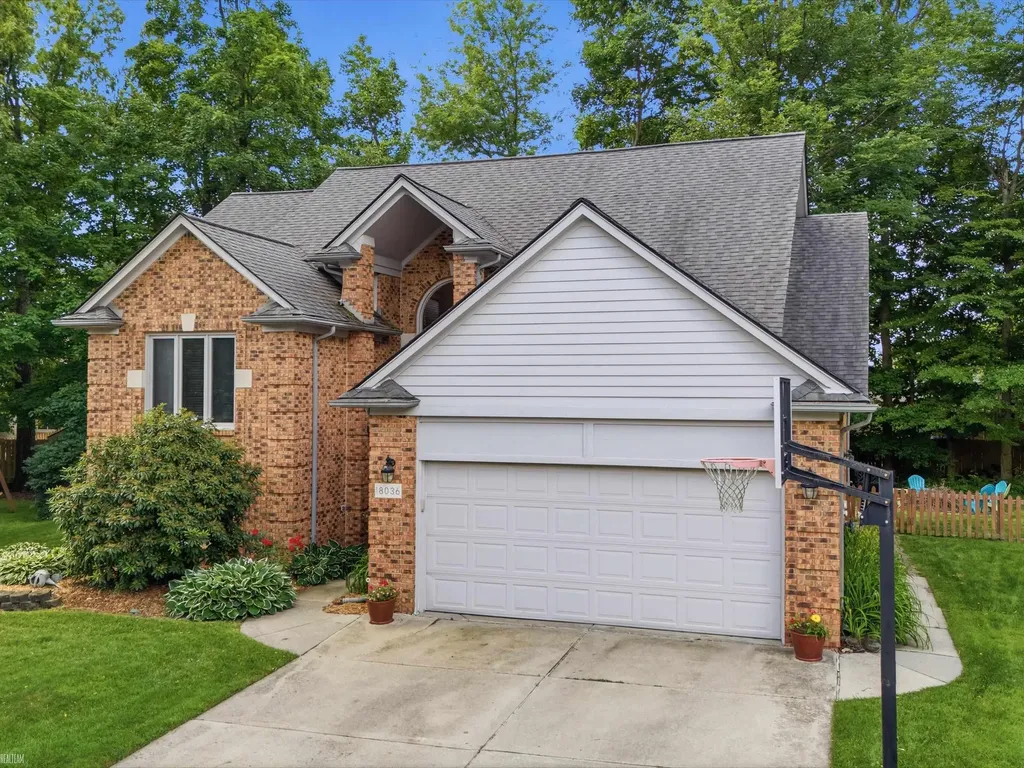 18036 N Lauren Drive Clinton Charter Township MI 48038
