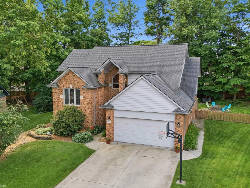 18036 N Lauren Drive Clinton Charter Township MI 48038