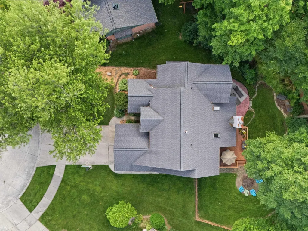 18036 N Lauren Drive Clinton Charter Township MI 48038
