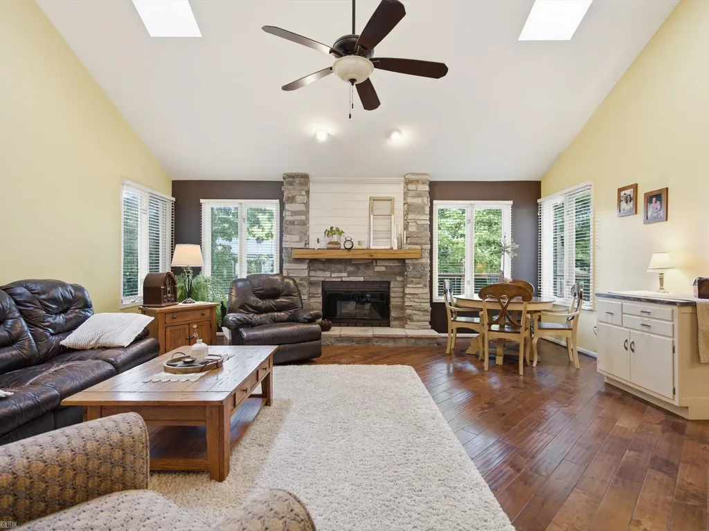 18036 N Lauren Drive Clinton Charter Township MI 48038