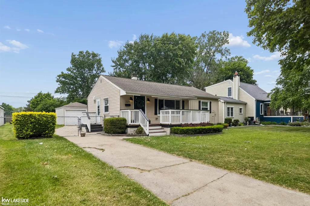 229 N Wilson Boulevard Mt. Clemens City MI 48043