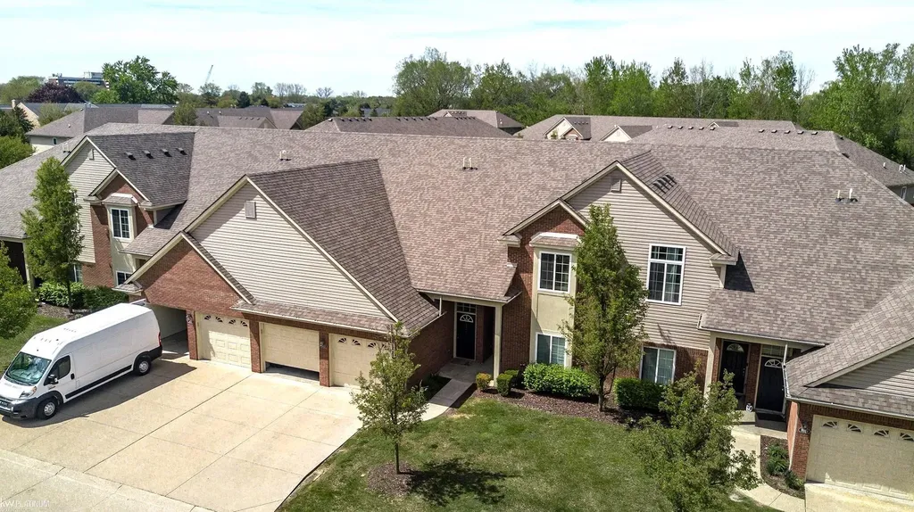 14225 Shadywood Drive Sterling Heights City MI 48312
