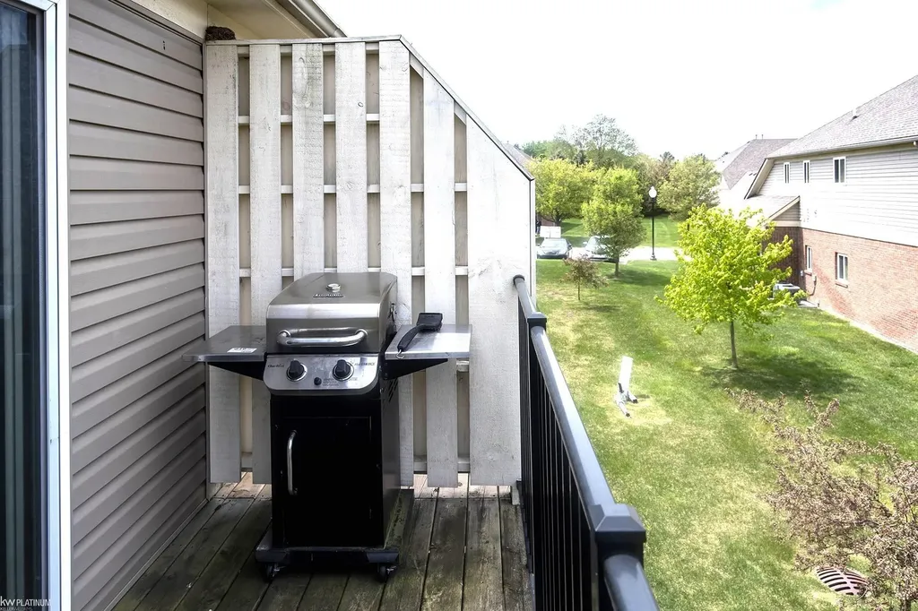 14225 Shadywood Drive Sterling Heights City MI 48312