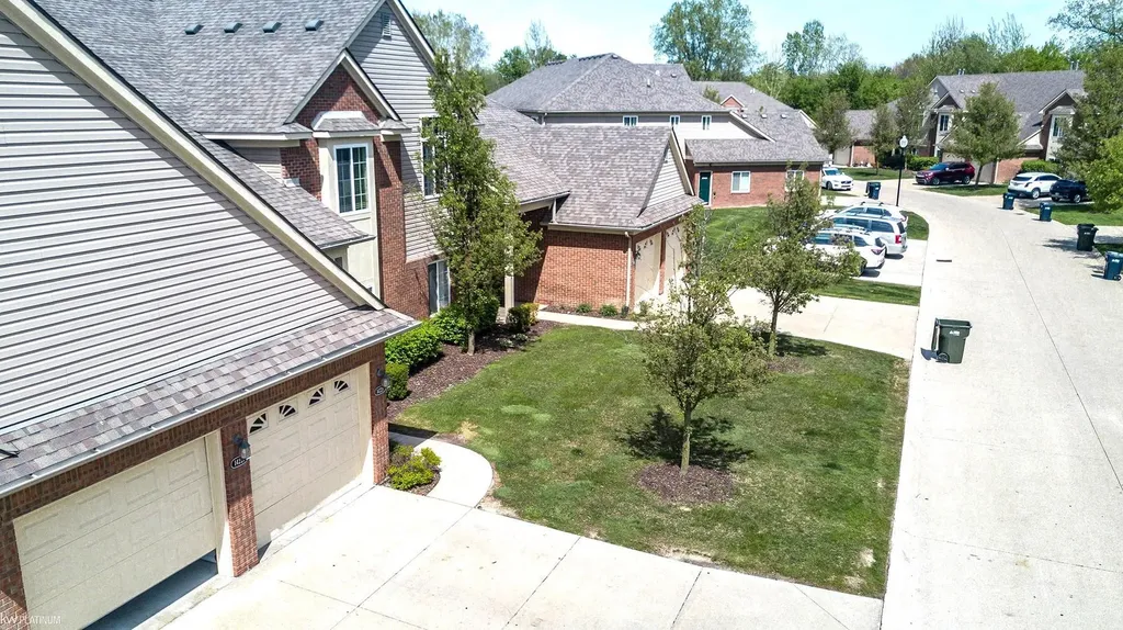 14225 Shadywood Drive Sterling Heights City MI 48312