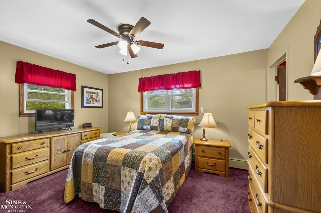 3914 Edgeland Avenue Royal Oak City MI 48073
