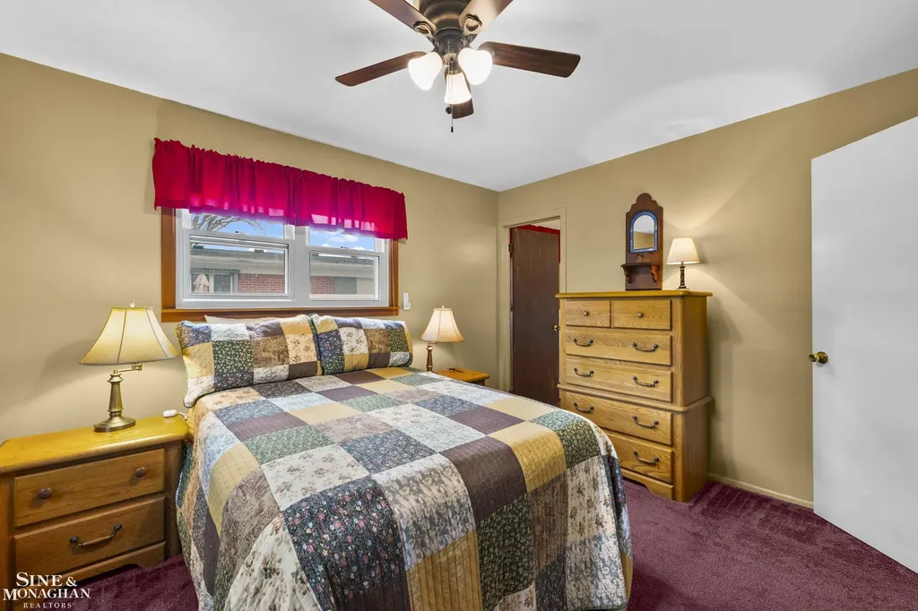 3914 Edgeland Avenue Royal Oak City MI 48073