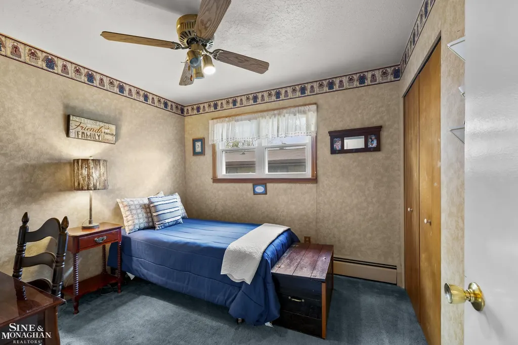 3914 Edgeland Avenue Royal Oak City MI 48073