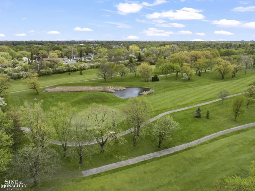 3914 Edgeland Avenue Royal Oak City MI 48073