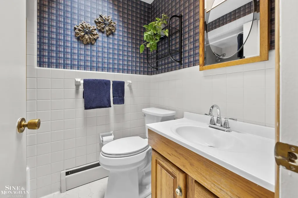 3914 Edgeland Avenue Royal Oak City MI 48073