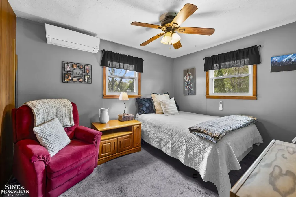 3914 Edgeland Avenue Royal Oak City MI 48073
