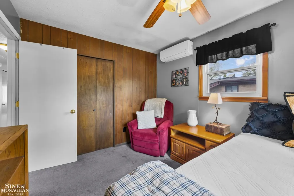 3914 Edgeland Avenue Royal Oak City MI 48073